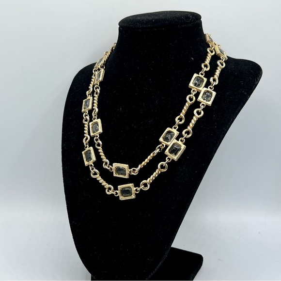 Magnificent vintage gold tone chain necklace with crystal embellishments 34” - Picture 2 of 11